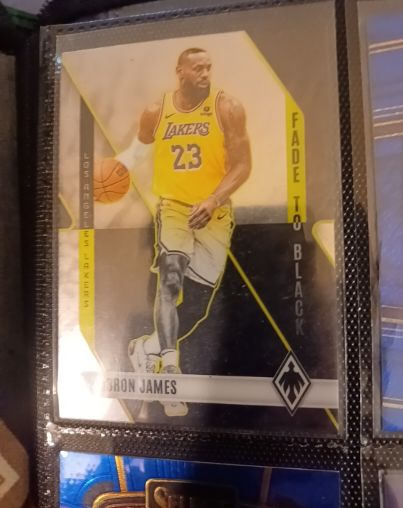 2023-24 Panini Phoenix #3 LeBron James Fade To Black — front