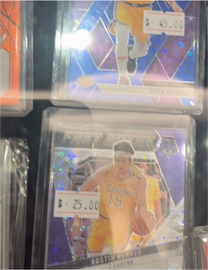 2019-20 Panini Mosaic #18 Austin Reaves — front