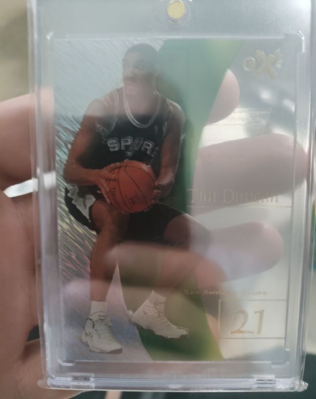 1997-98 Skybox EX 2001 #75 Tim Duncan — front