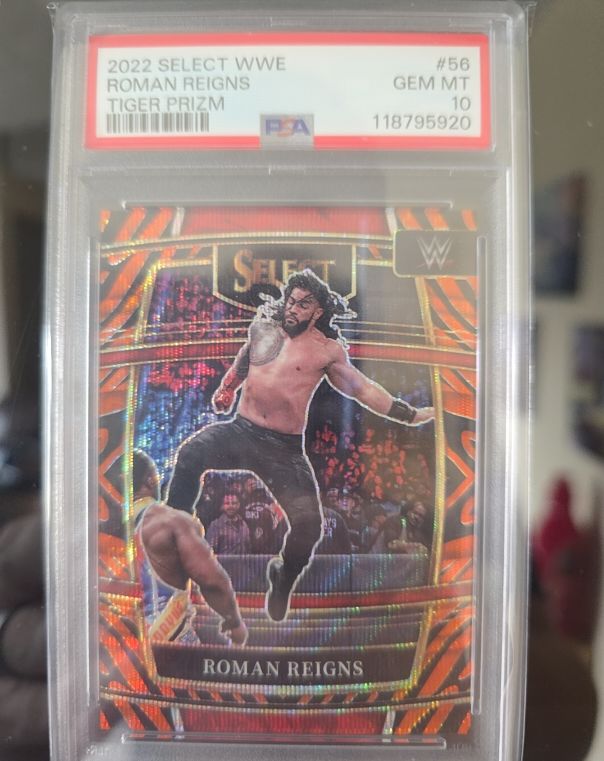 2022 Panini Select WWE #56 Roman Reigns Tiger Prizm — front