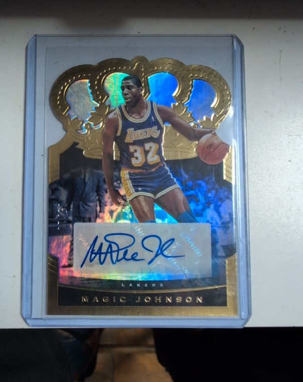 2020-21 Panini Crown Royale Crown Autographs #CA-MJ Magic Johnson — front