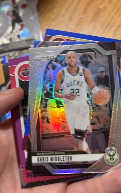 2020-21 Panini Prizm #32 Khris Middleton — front