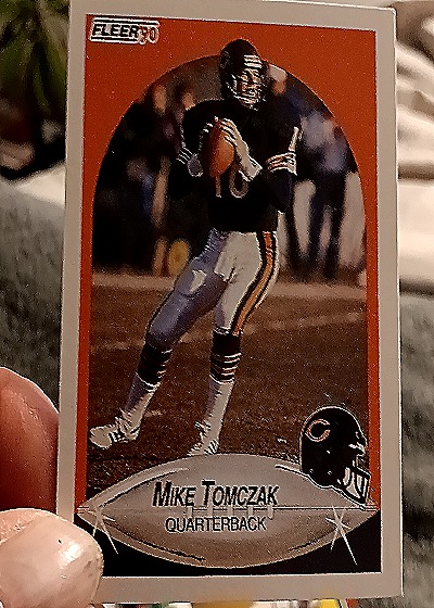 1990 Fleer #301 Mike Tomczak — front