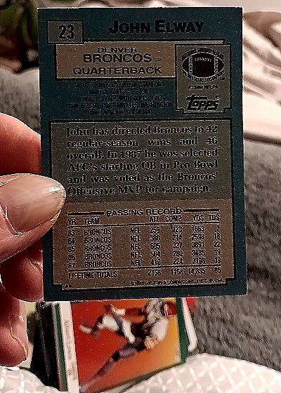 1988 Topps #23 John Elway — back