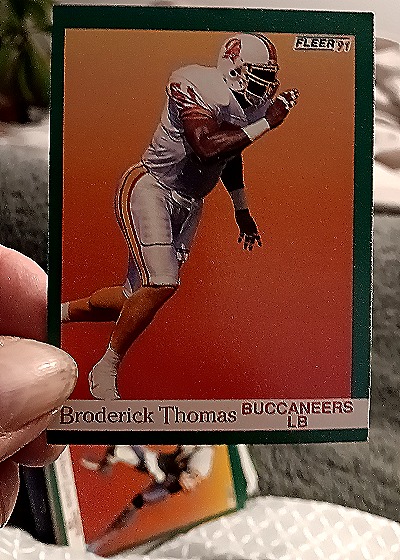 1991 Fleer #381 Broderick Thomas — front