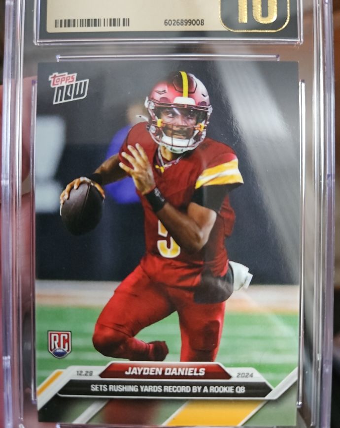 2024 Topps Now #19 Jayden Daniels — front