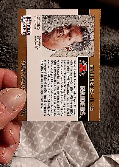 1990 Pro Set #26 Ted Hendricks — back