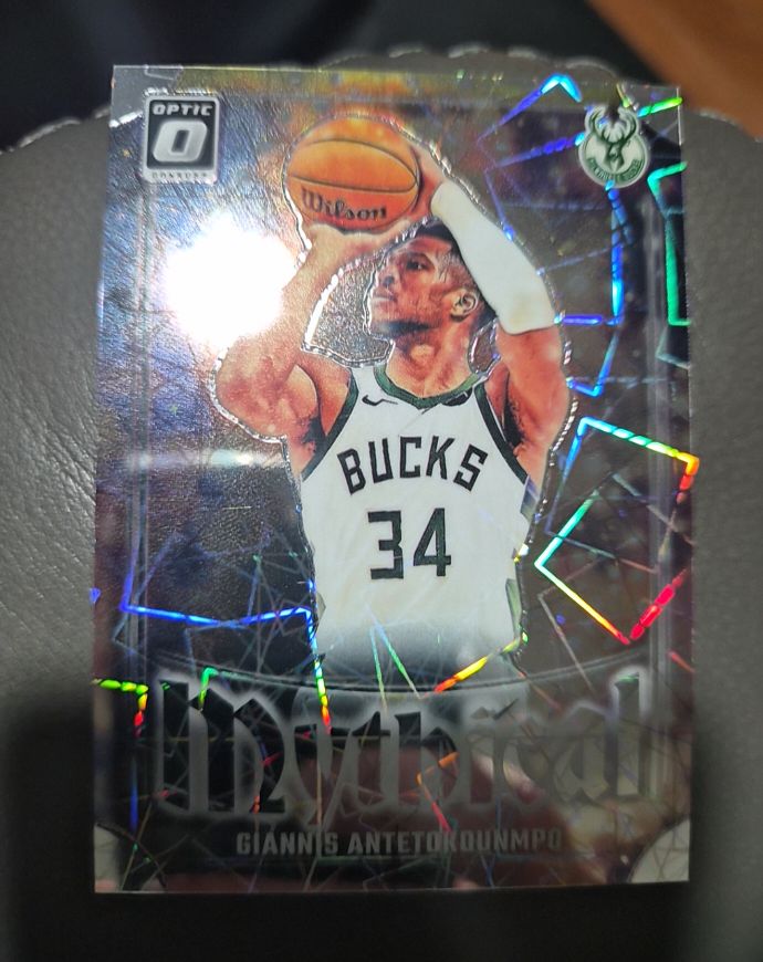 2024-25 Panini Donruss Optic #17 Giannis Antetokounmpo Mythical — front