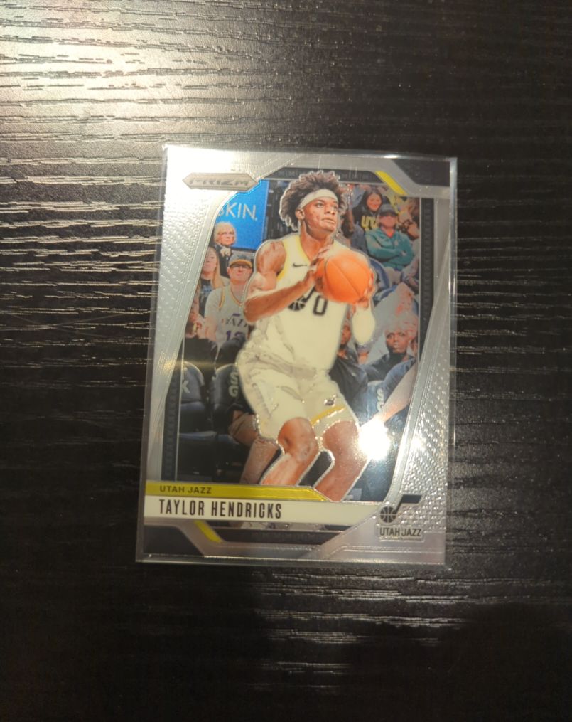 2024-25 Panini Prizm #32 Taylor Hendricks — front