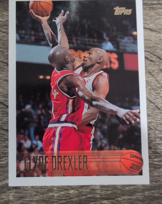 1996-97 Topps #192 Clyde Drexler — front