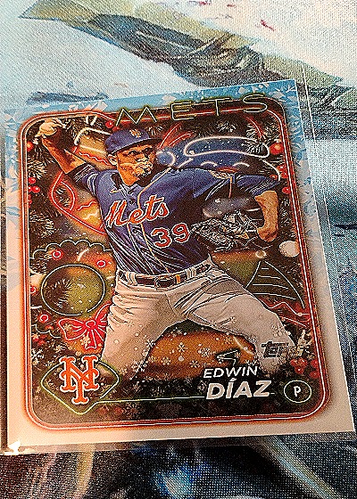 2024 Topps Holiday #H19 Edwin Díaz — front