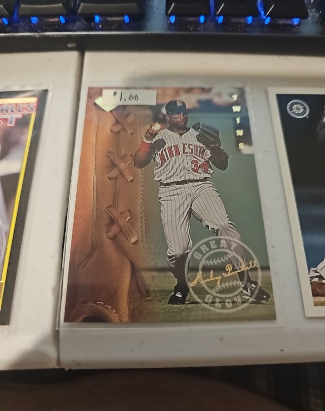 1995 Leaf #12 Kirby Puckett — front