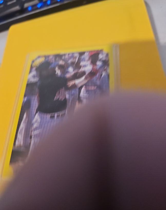 1990 Topps #147 Baseball Card — front