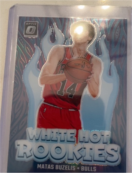 2024-25 Donruss Optic #10 Matas Buzelis White Hot Rookies Bulls — front