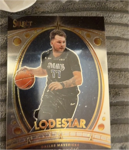 2023-24 Panini Select #7 Luka Doncic Lodestar — front