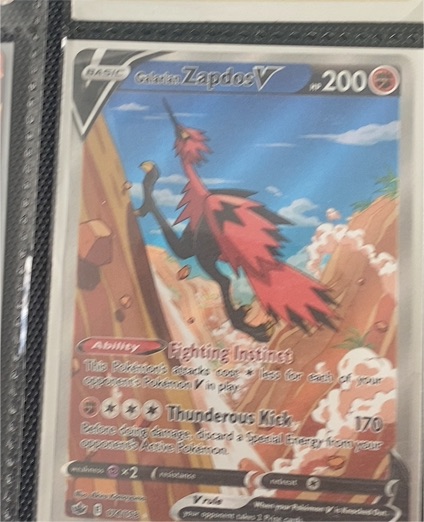 2021 Pokémon TCG Chilling Reign #174 Galarian Zapdos V — front