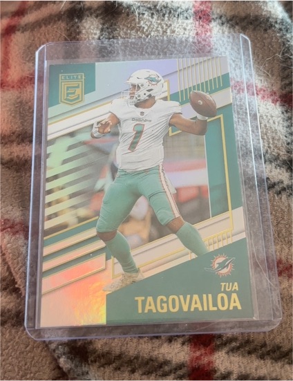 2022 Panini Donruss Elite #3 Tua Tagovailoa — front