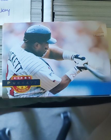 1994 Pinnacle #21 Kirby Puckett Minnesota Twins — front