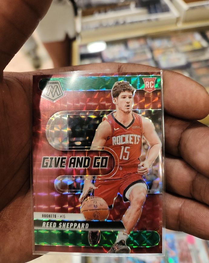 2024-25 Panini Mosaic #7 Reed Sheppard Give and Go Rookie — front