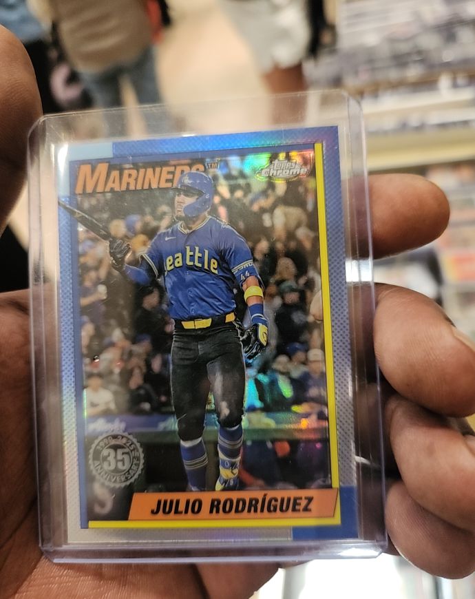 2025 Topps Chrome 1990 35th Anniversary #90CB-6 Julio Rodríguez — front