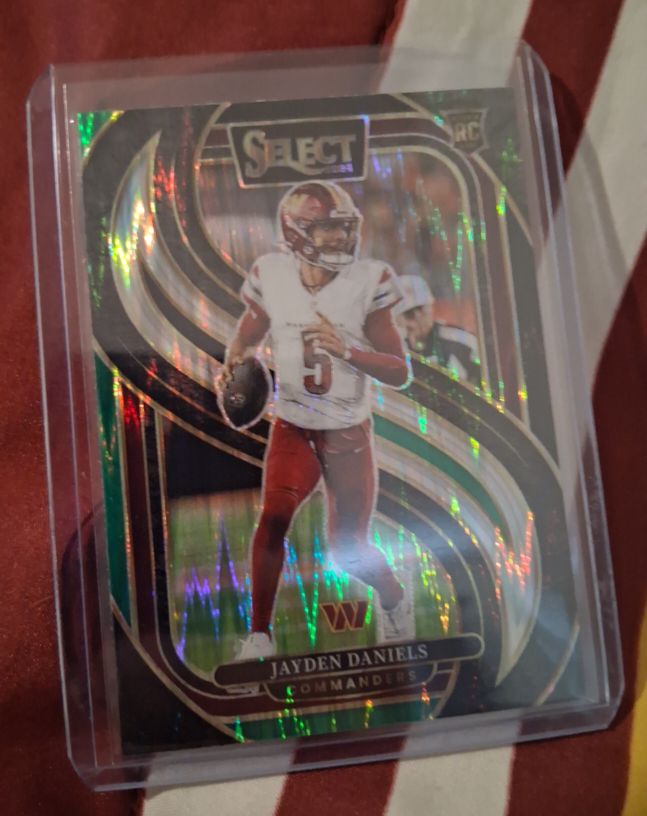 2024 Panini Select Premier Level #112 Jayden Daniels — front