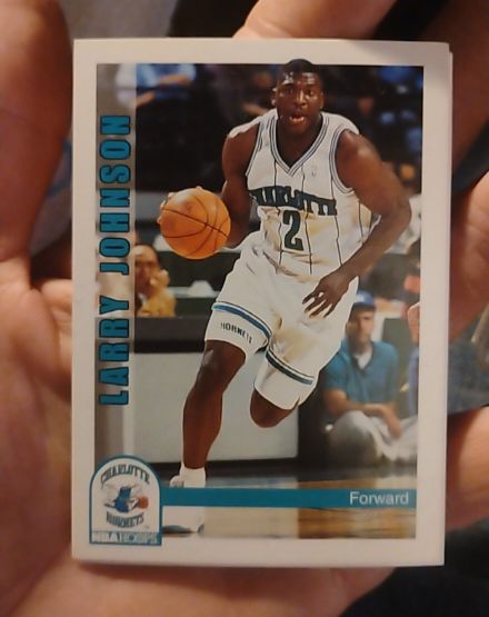 1992-93 Hoops #24 Larry Johnson — front