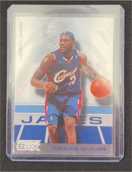 2007-08 Topps Luxury Box #4 LeBron James — front