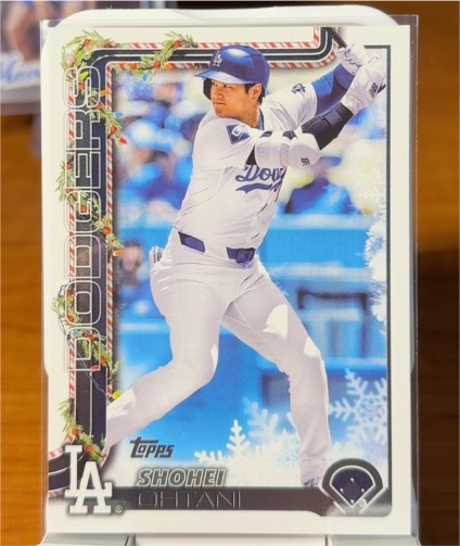2025 Topps Holiday #H200 Shohei Ohtani — front