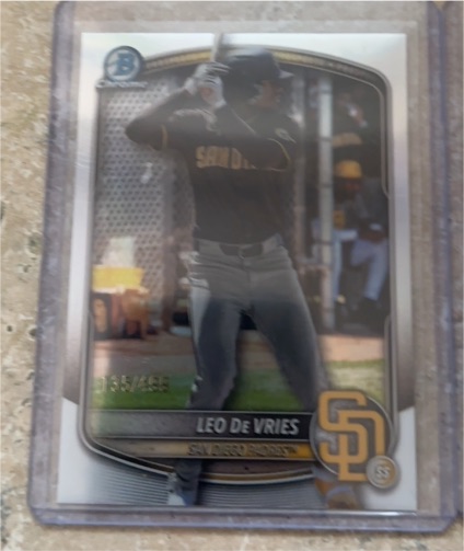 2025 Bowman Chrome #BCP-204 Leo De Vries — front