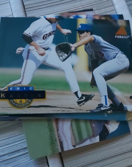 1994 Pinnacle #87 Eric Karros — front