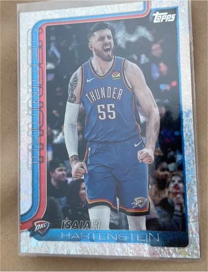 2025-26 Topps #120 Isaiah Hartenstein — front