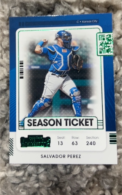 2021 Panini Contenders Season Ticket #18 Salvador Perez — front