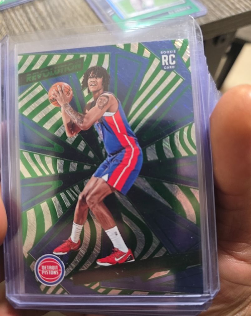 2024-25 Panini Revolution #135 Zachcharie Risacher — front