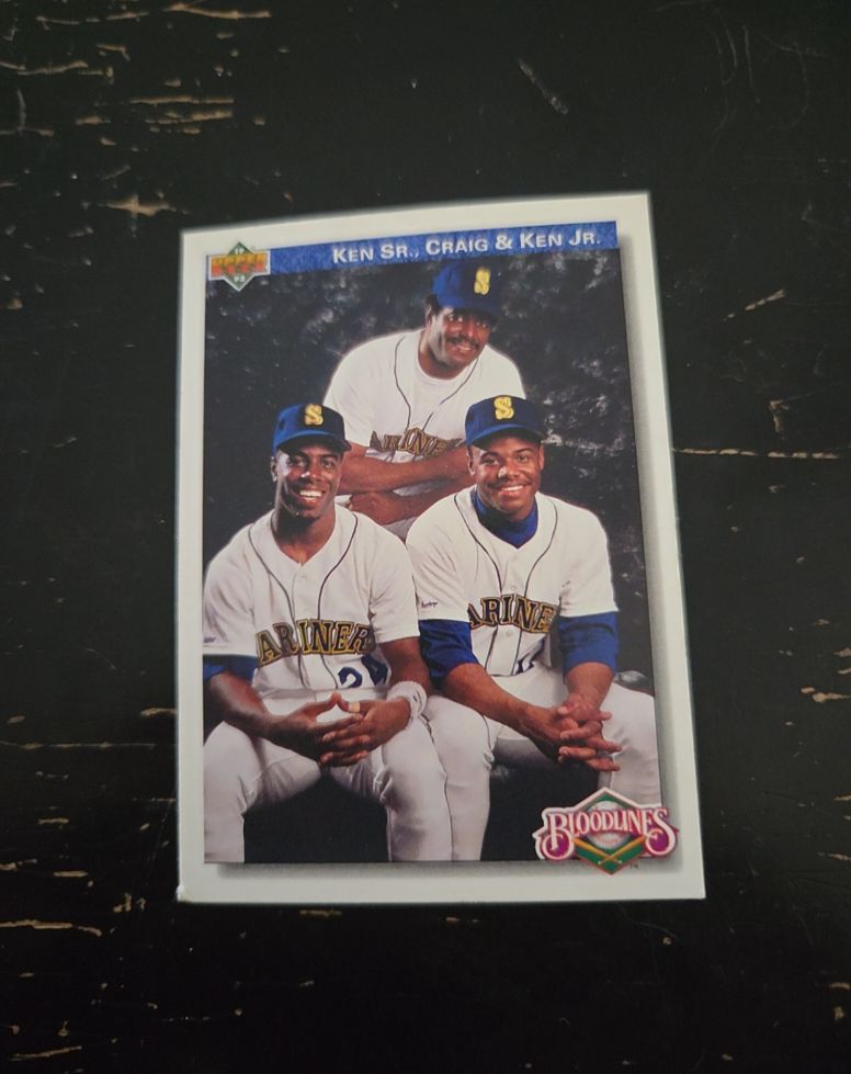 1992 Upper Deck #85 Bloodlines Ken Griffey Jr., Ken Griffey Sr., Craig Griffey — front
