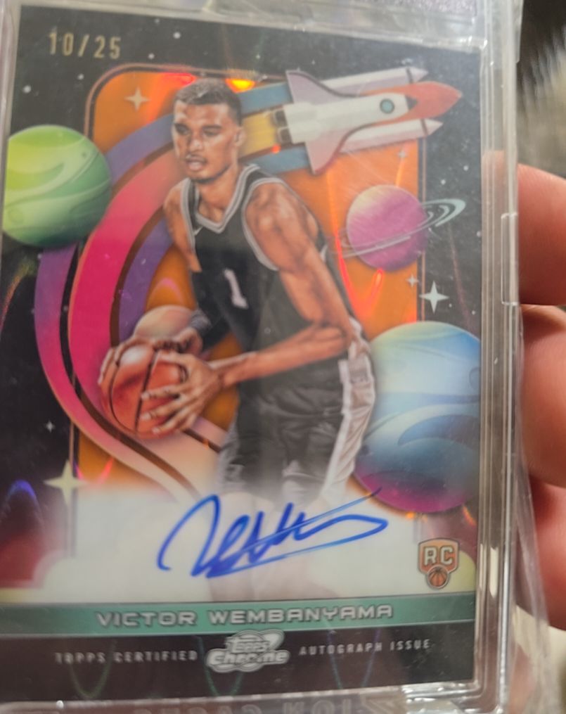 2023 Topps Cosmic Chrome - First Flight Signatures Victor Wembanyama #FFS-VW /25 — front