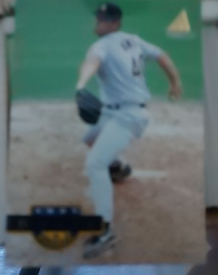 1992 Pinnacle #61 Gregg Olson Baltimore Orioles — front