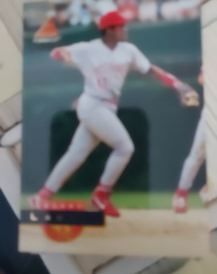1994 Pinnacle #12 Barry Larkin — front