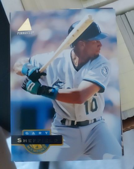 1994 Pinnacle #88 Gary Sheffield — front