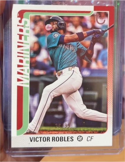 2025 Topps Series 2 #572 Victor Robles — front
