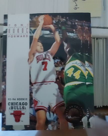 1993-94 SkyBox Premium #207 Toni Kukoc — front