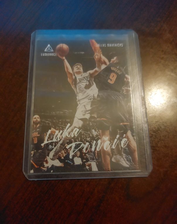2019-20 Panini Chronicles #159 Luka Dončić — front