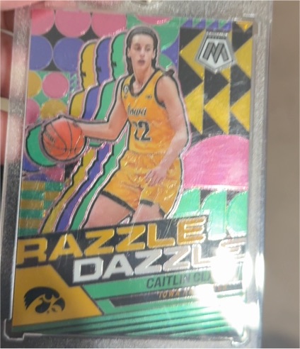 2024 Panini Mosaic Razzle Dazzle #RD2 Caitlin Clark — front