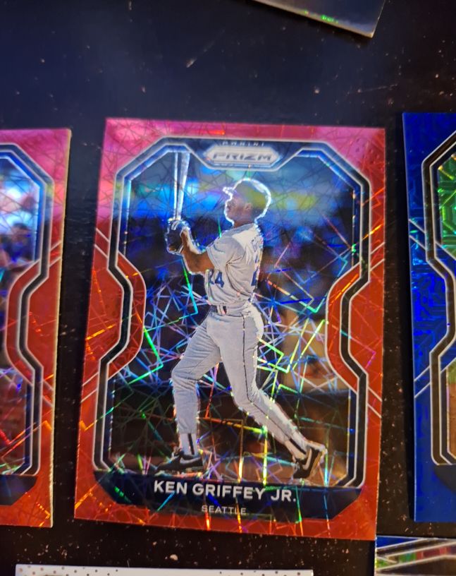 2021 Panini Prizm #19 Ken Griffey Jr. — front