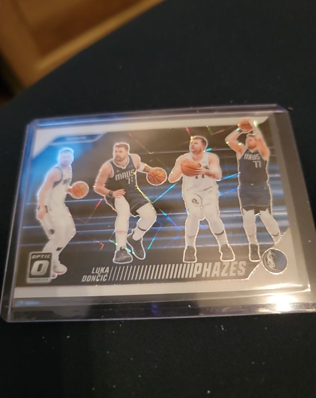2024 Panini Optic Luka Doncic Phazes — front