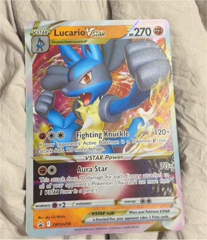 2022 Pokémon TCG #SWSH214 Lucario VSTAR — front