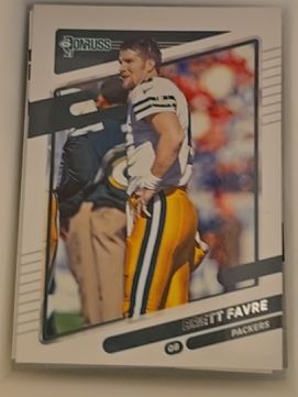 2021 Panini Donruss #156b Brett Favre No Helmet Variation — front
