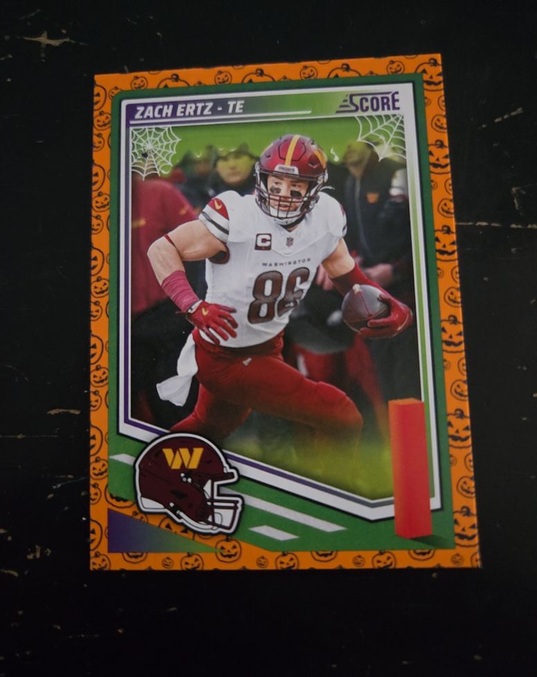 2025 Panini Score A Treat #257 Zach Ertz — front