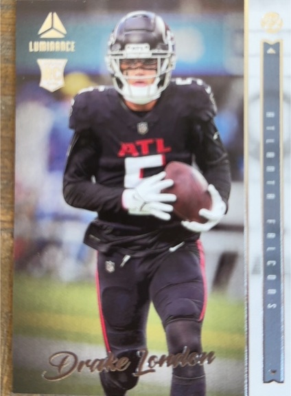 2022 Panini Chronicles #203 Drake London Luminance Update Rookies — front
