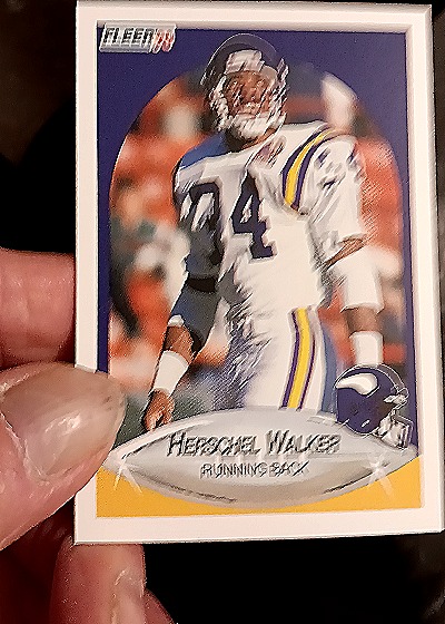 1990 Fleer #107 Herschel Walker — front