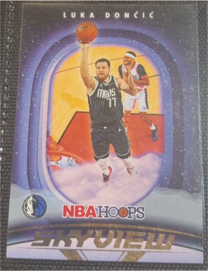 2023-24 Panini NBA Hoops Winter #22 Luka Doncic Skyview — front
